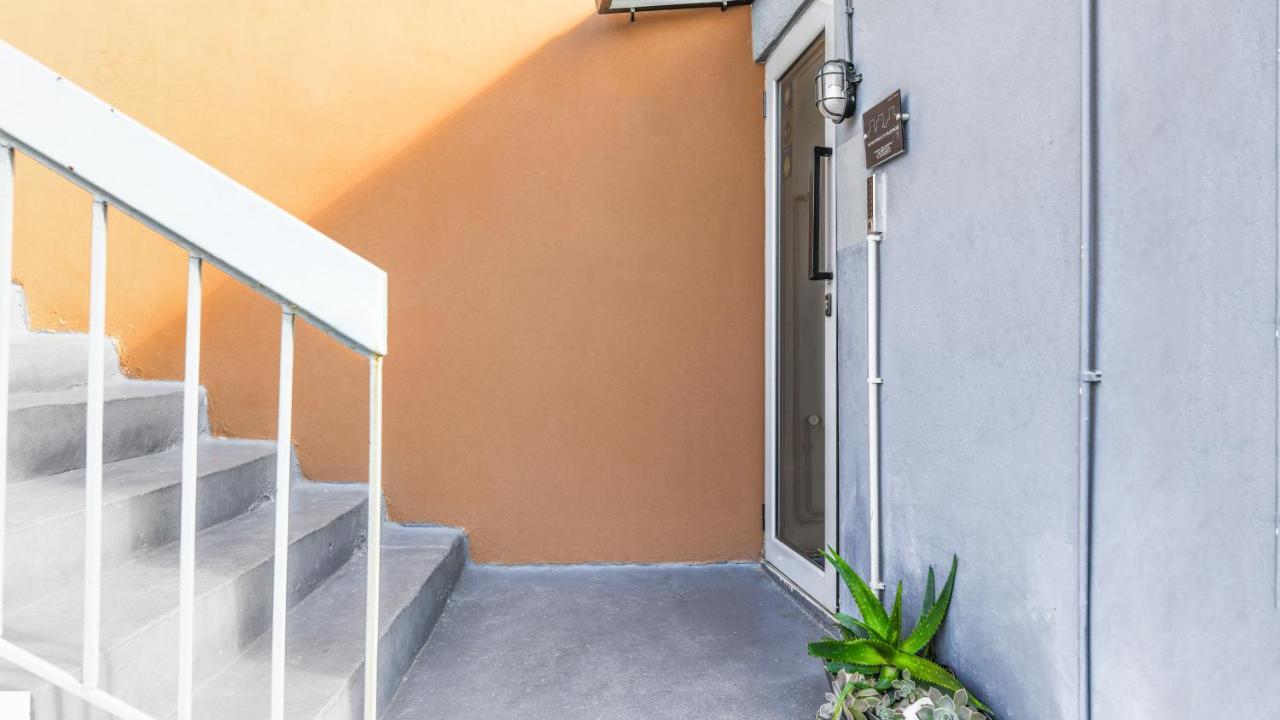 Monastiraki Citycenter Sleepbox- Unspoiled Athens Apartments Atenas Exterior foto