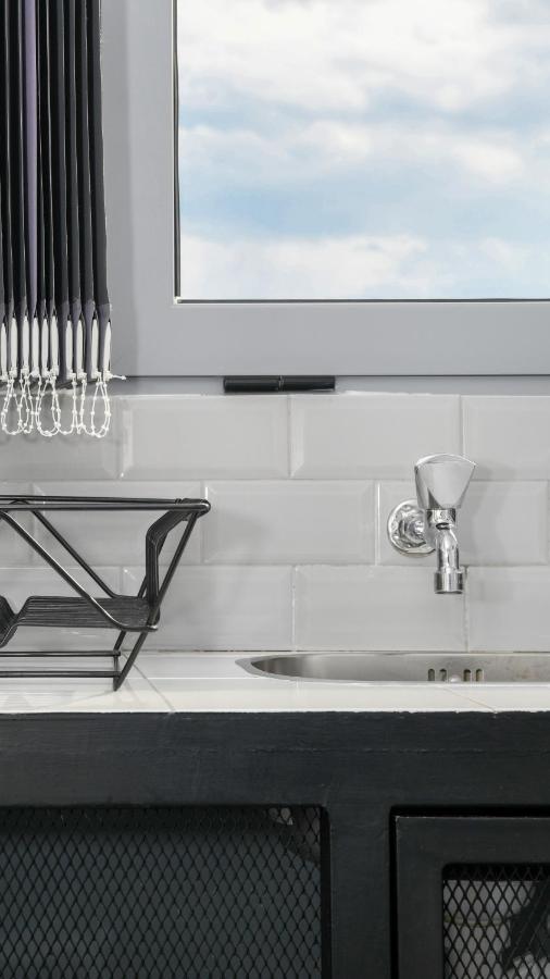 Monastiraki Citycenter Sleepbox- Unspoiled Athens Apartments Atenas Exterior foto