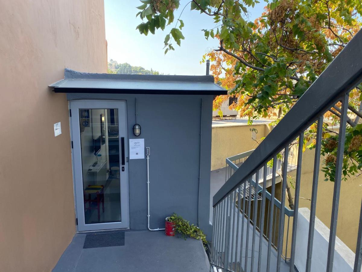 Monastiraki Citycenter Sleepbox- Unspoiled Athens Apartments Atenas Exterior foto